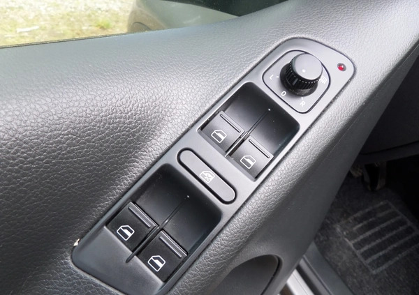 Volkswagen Tiguan cena 36900 przebieg: 120476, rok produkcji 2009 z Świdwin małe 172